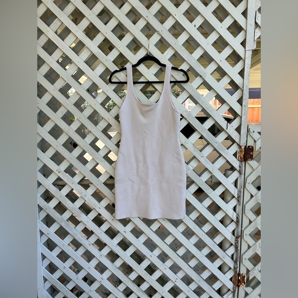 ❤️Aritzia Babaton Sculpt Knit Squareneck Mini Dress